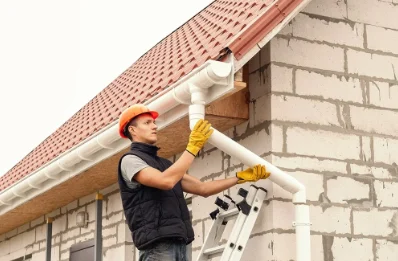 Pose et remplacement de gouttières à Bize